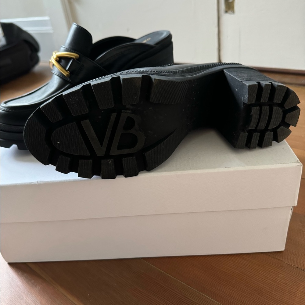 Veronica Beard Wynter Lather Loafer Mule Black
New in box.  9.5